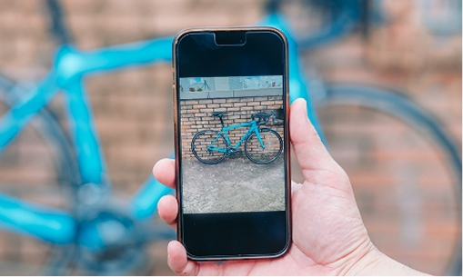 自転車の状態を確認して写真を送る