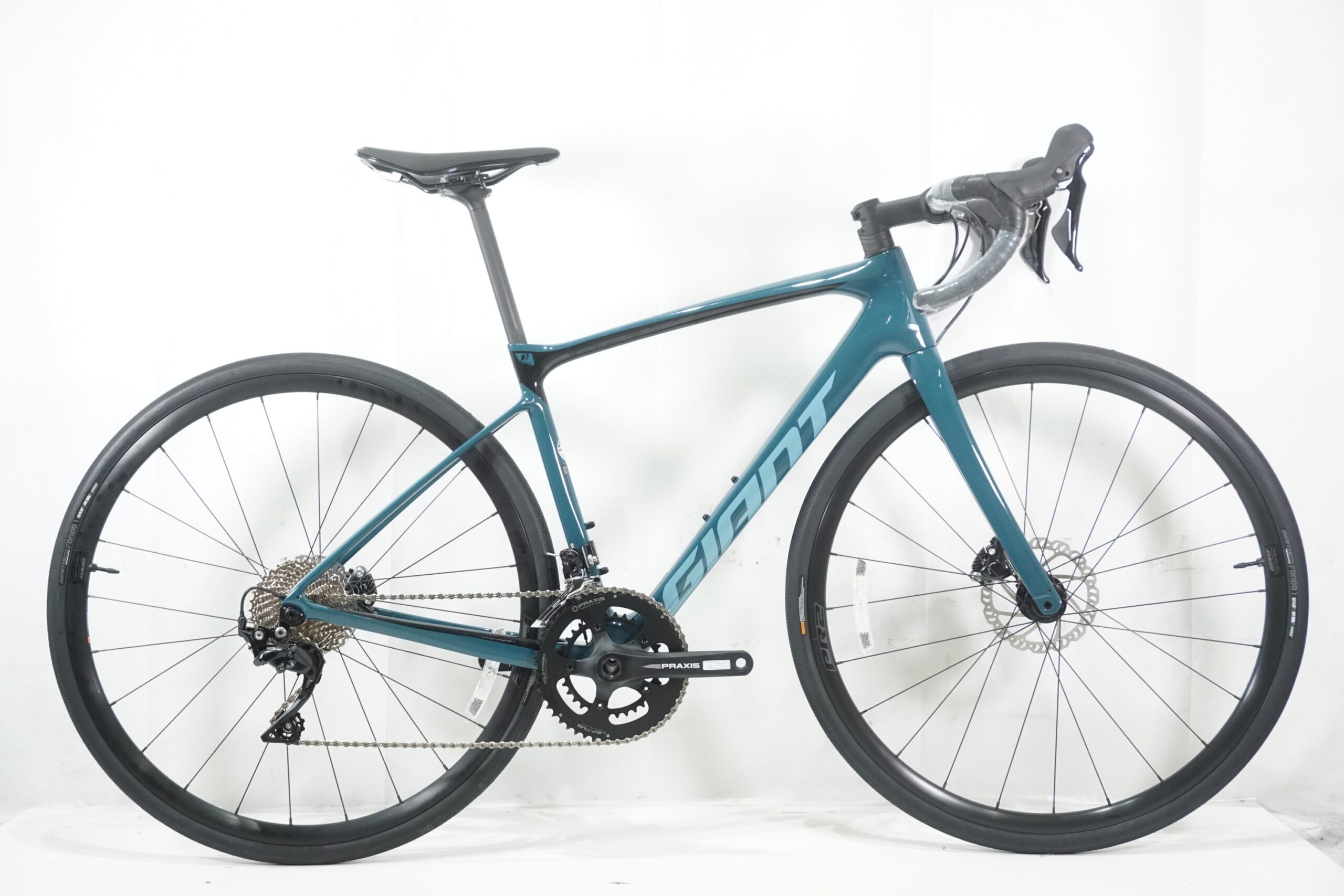GIANT 「ジャイアント」 DEFY ADVANCED2 2023年モデル ロード