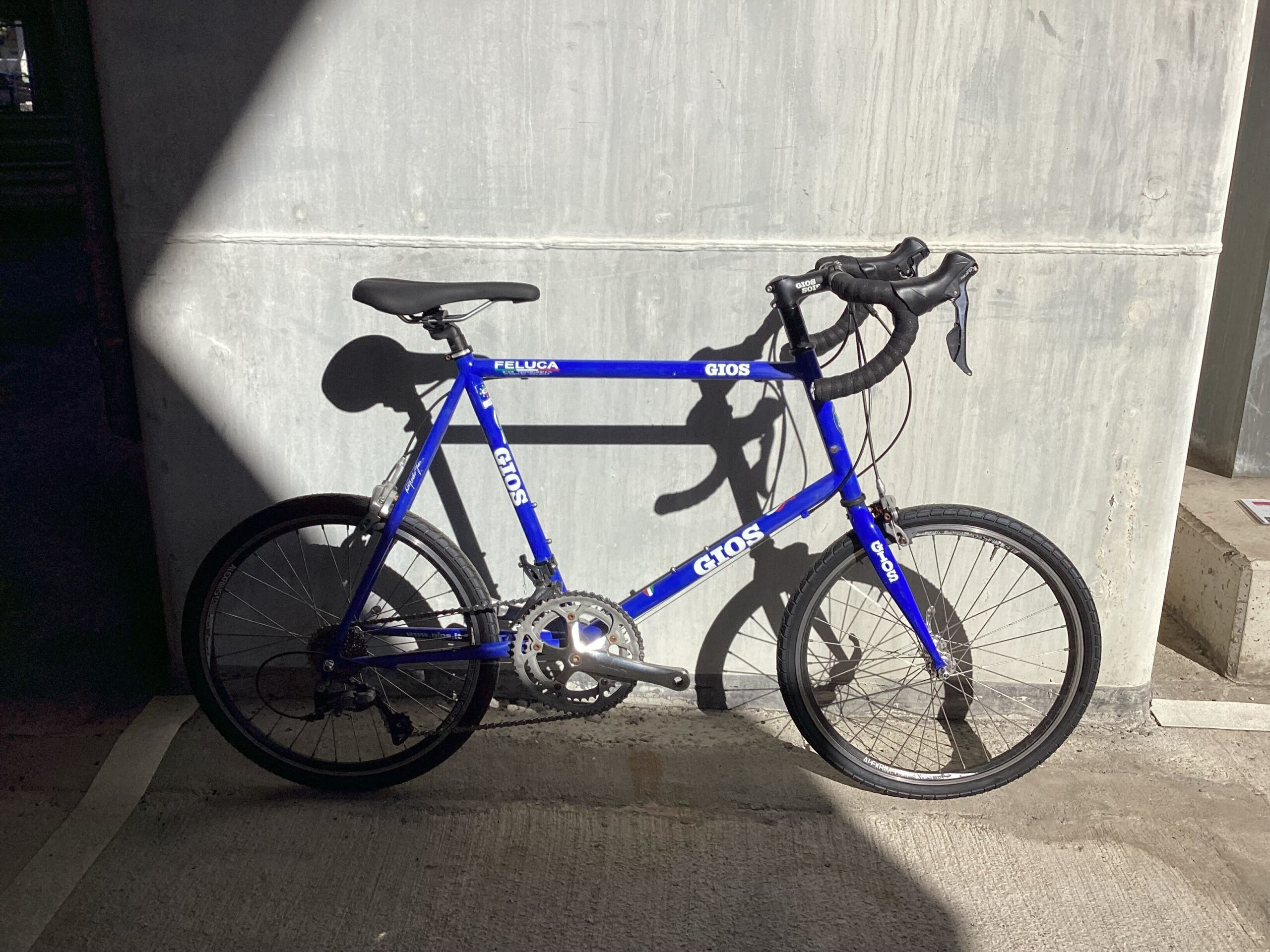 浜松店 最新店舗情報】イメージカラーのブルーが美しいミニベロのご