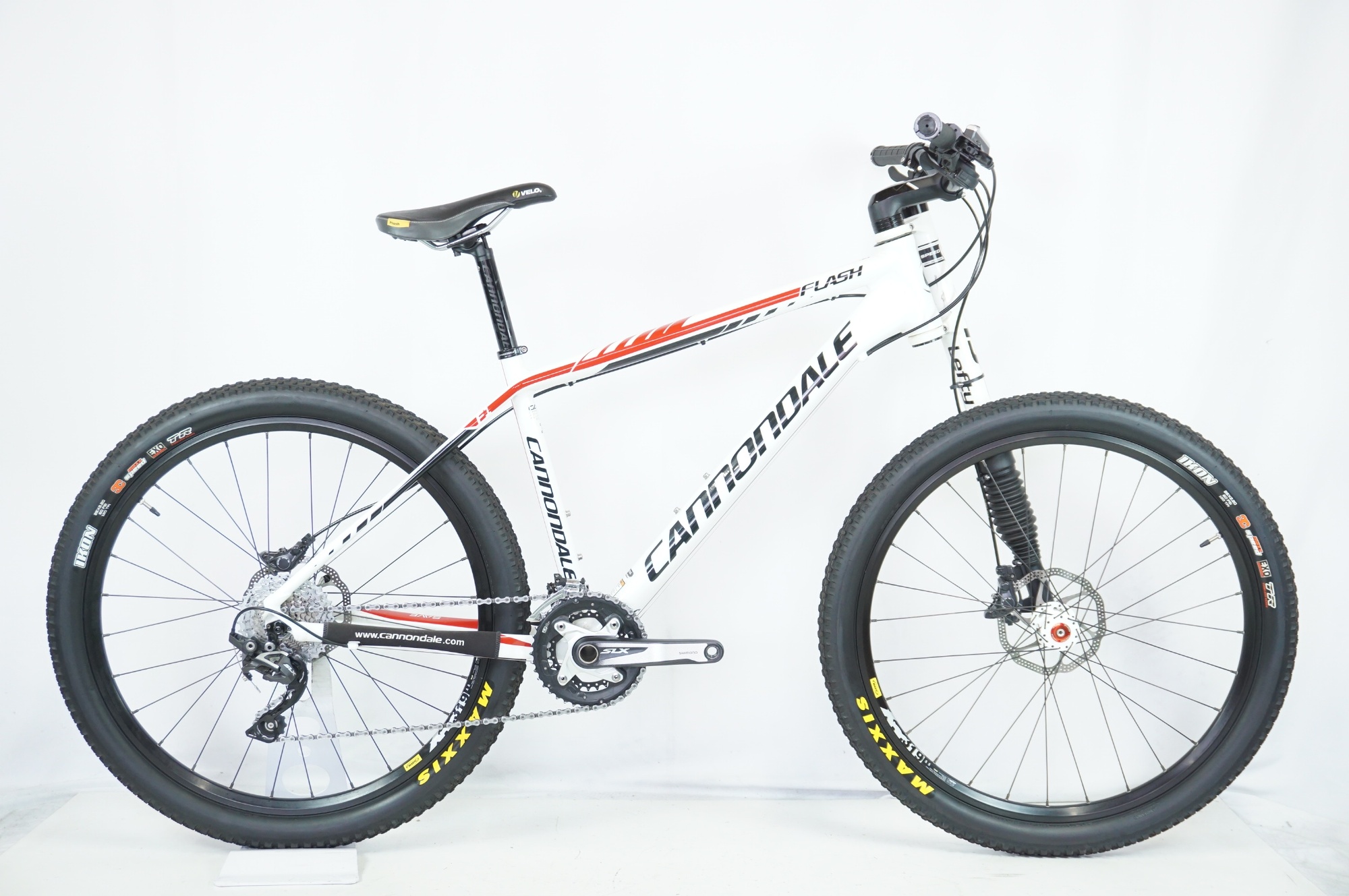 Cannondale マウンテンバイク ホワイト　26インチ　現状販売 IRQVkXouJpJZ6nn4B4xSIPqYgnLSPG
